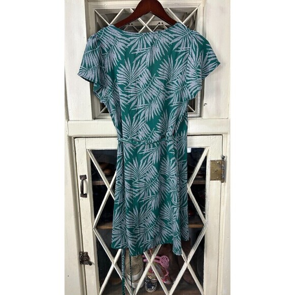 Audrey 3 1 Womens Size Medium Green Dress Wrap Sheer Tropical Flutter Sleeves U4 - Picture 4 of 12